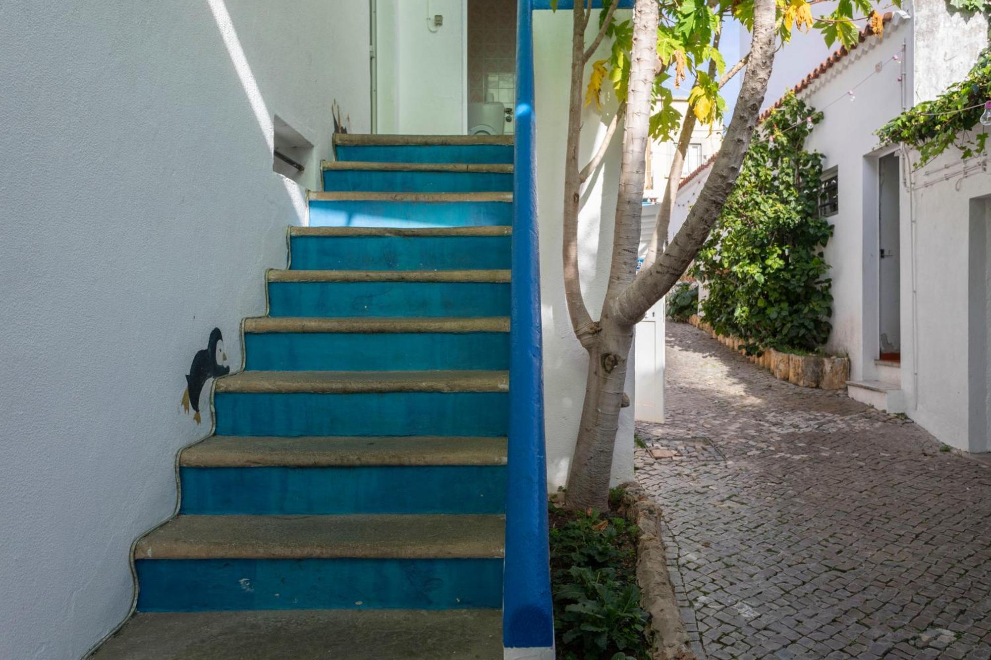 Le Penguin Hostel Faro Exterior photo